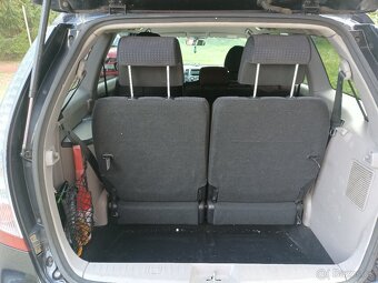 Mitsubishi Grandis - 7