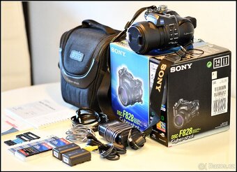 Prodám Sony Cyber-Shot DSC F828 + příslušenství - 7