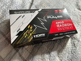 AMD Radeon 6700XT 12GB - 7