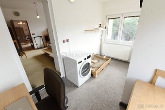 PRONÁJEM VELKÉHO BYTU 3+1, 82 M2 V PRVNÍM PATŘE RD SE ZAHRAD - 7