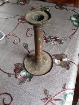 Starožitna žehlička, ruční  bruska, svícen, miska - 7