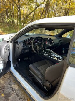 Prodám DODGE CHALLENGER 3.6 - 7