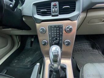 Volvo V40 1.6 D2 84kw Cross Country 2013 ČR - 7