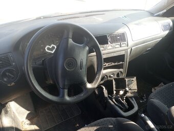 Prodám Volkswagen golf 4 , 1.4 na náhradní díly - 7