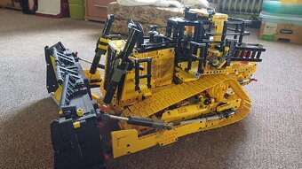 Lego technic 42131 Buldozer CAT - 7