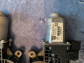 Motorky stahování okna Škoda fabia II - 7