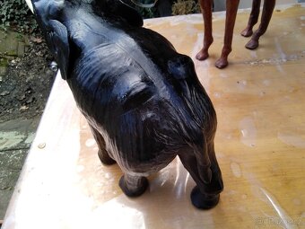 dve velke figurky-slon-velbloud - 7