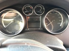 Peugeot 308 1,6HDI 2007 - díly z vozu - 7