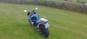 Suzuki GSX-R 1000 K4 - 7