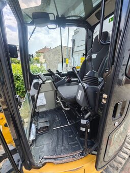 Pásový minibagr CAT 303,5 E - 7