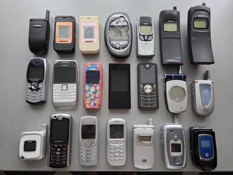sbírka mobilních telefonů - konvolut - 7