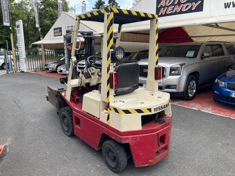 Vysokozdvižný vozík Nissan H01 A15 čelistmi na balíky - 7