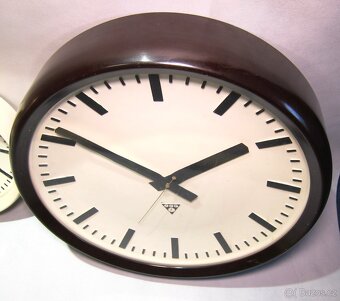 Pragotron - industriální nástěnné hodiny cca 1960 - 7