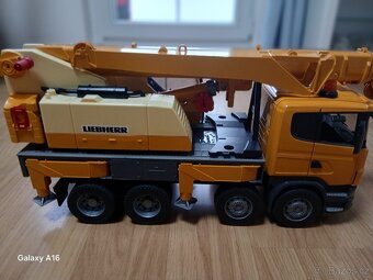 Autojeřáb Bruder Scania - 7