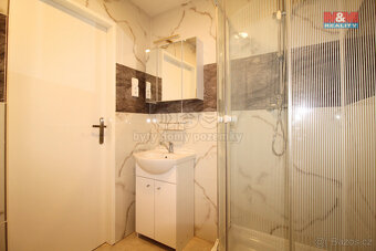 Pronájem bytu 3+1, 70 m², Ostrov, ul. Májová - 7