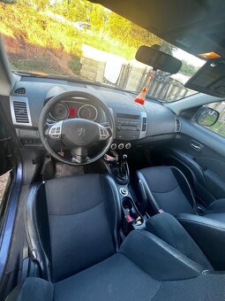 Peugeot 4007 - 7