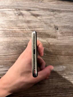 iPhone X 256 GB bílá - 7