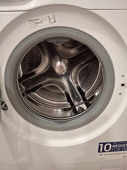 ÚZKÁ AUTOMATICKÁ PRAČKA ELECTROLUX - 7