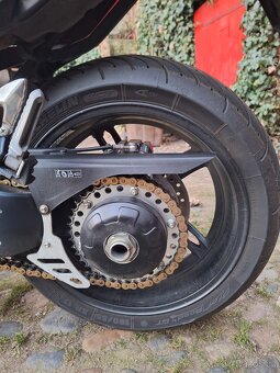 Triumph Sprint ST 1050 - 7