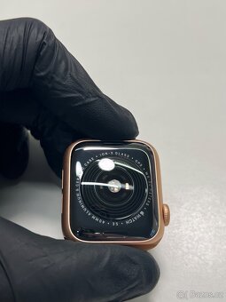 Apple Watch Series SE GPS Gold, 40mm - 7