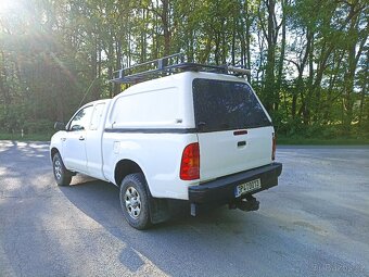 Toyota Hilux 2.5 D-4D - 7