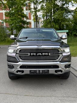 DODGE RAM Laramie 5.7 V8 HEMI—2020—KŮŽE—LED světla —95.000km - 7