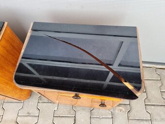 Retro noční stolky s opaxitovým sklem - 7
