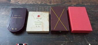 Medaile, vyznamenání, odznaky. - 7