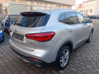 MG EHS PHEV Luxury 1.5 119kW AUT. 84tkm - záruka Autodraft - 7