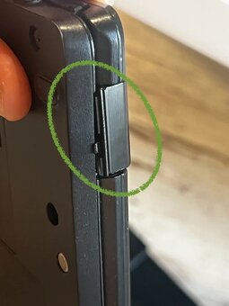 Fujitsu Lifebook U747, černý 14’ - 7