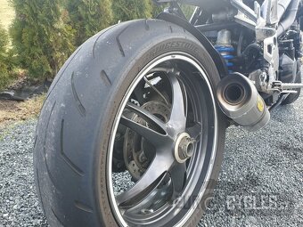 Triumph Speed Triple 1050, 2006 - 7