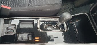Mitsubishi Outlander 2.0 - 7
