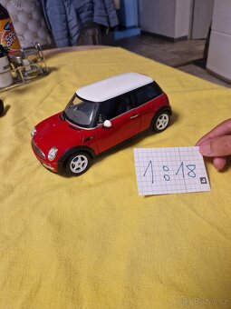 Auto model 1:18 - 7