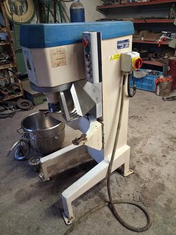 Prodám robot, hnětač 40L, lze řadit rychlosti za provozu - 7