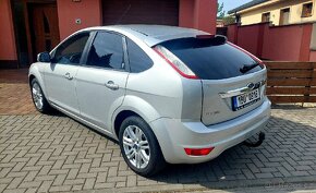 Ford Focus 1.8 TDCi Ghia Top stav - 7