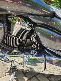SUZUKI INTRUDER 1800 - 7