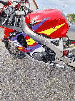 Honda cbr 900rr - 7
