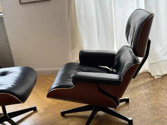 Křeslo Vitra Eames s taburetem - 7
