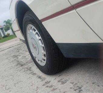 1989 Cadillac Allante - 7