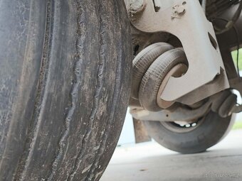 ZASŁAW D-651A, OSM PÁRŮ POSUVNÝCH KLANIC, DVĚ ZVEDACÍ NÁPRA - 7