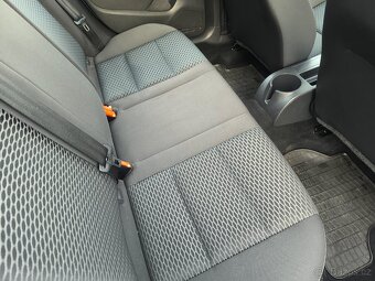 Volkswagen Golf, TDI 66KW,PĚKNÝ,SERVISKA,1MAJ57 - 7