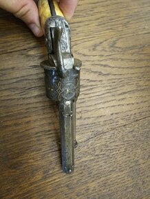 Krásný stary historická revolver - 7