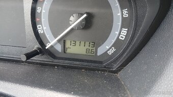 Škoda Fabia 1.2htp 131000km nová stk - 7