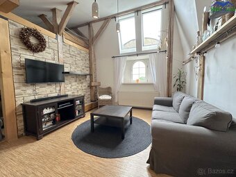 Prodej atypický byt, cihla, podkroví 3+1, OV, 70,3 m2, ul. - 7
