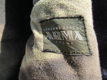 Nabízím starou uniformu ČSD Arma . Na 5 fotografii poškozen - 7