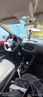 VW UP 1.0i nová STK - 7