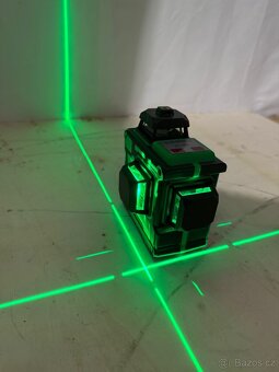 Laserová vodováha 3D se stativem - 7