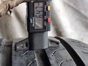 Letní Pirelli 101V 255 40 20 XL (Seal Inside) - 7