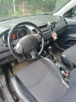 Peugeot 4007 - 7