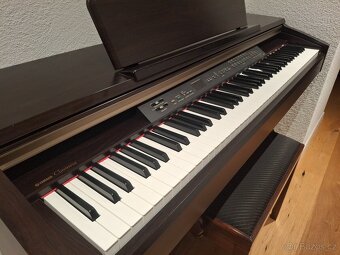 Yamaha Clavinova CLP 130 - 7